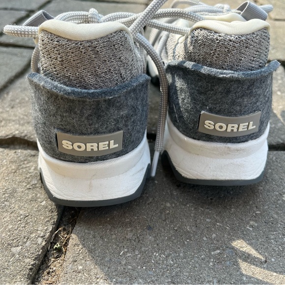 Sorel kinetic lace sneakers gently used - Picture 3 of 6